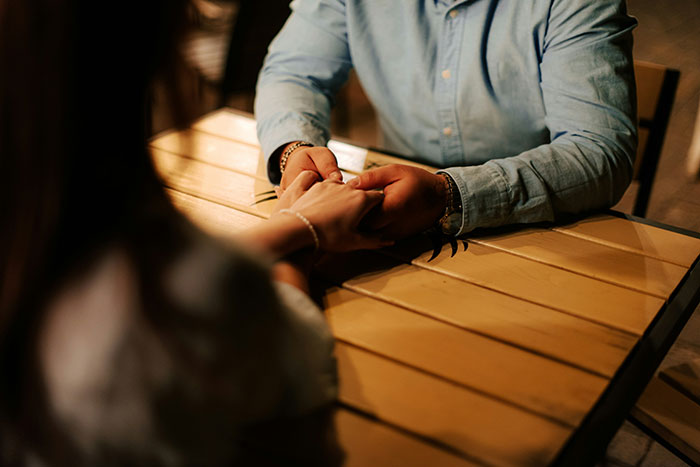 Man’s Dream Proposal Ends In Heartbreak As GF Says She Wants Rich Husband, Not Hardworking Partner