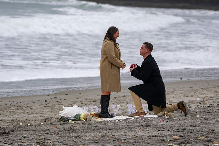 Man’s Dream Proposal Ends In Heartbreak As GF Says She Wants Rich Husband, Not Hardworking Partner