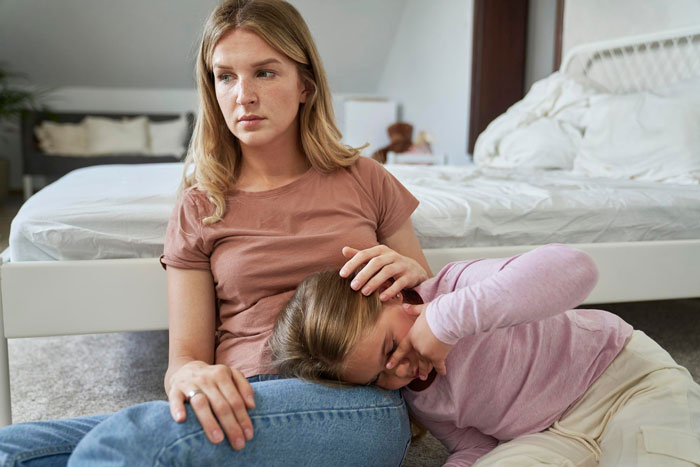 16YO Twins Miss Out On Being Teens Due To Parents Always Expecting Them To Babysit Their 6 Kids