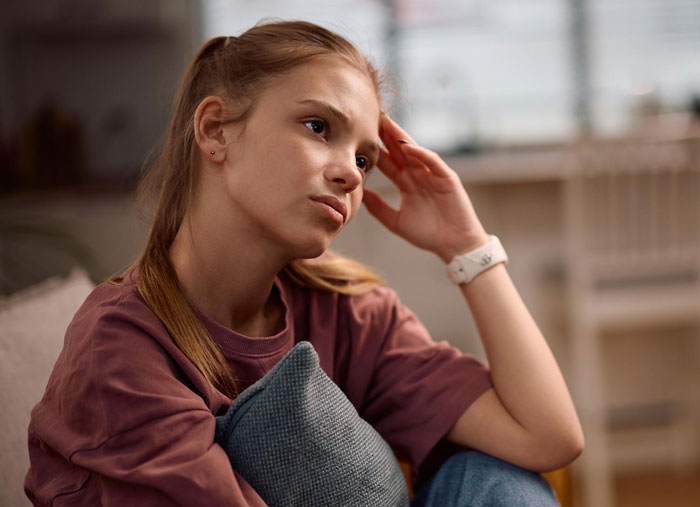 16YO Twins Miss Out On Being Teens Due To Parents Always Expecting Them To Babysit Their 6 Kids