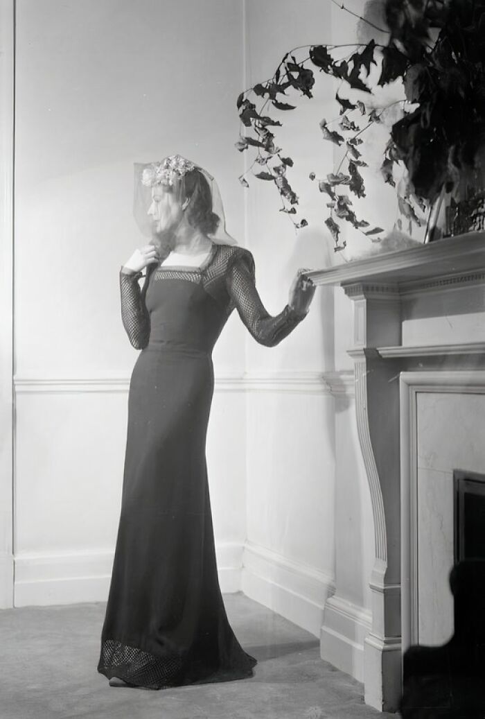 How British Women Kept Their Style During WWII Restrictions (35 Pictures)
