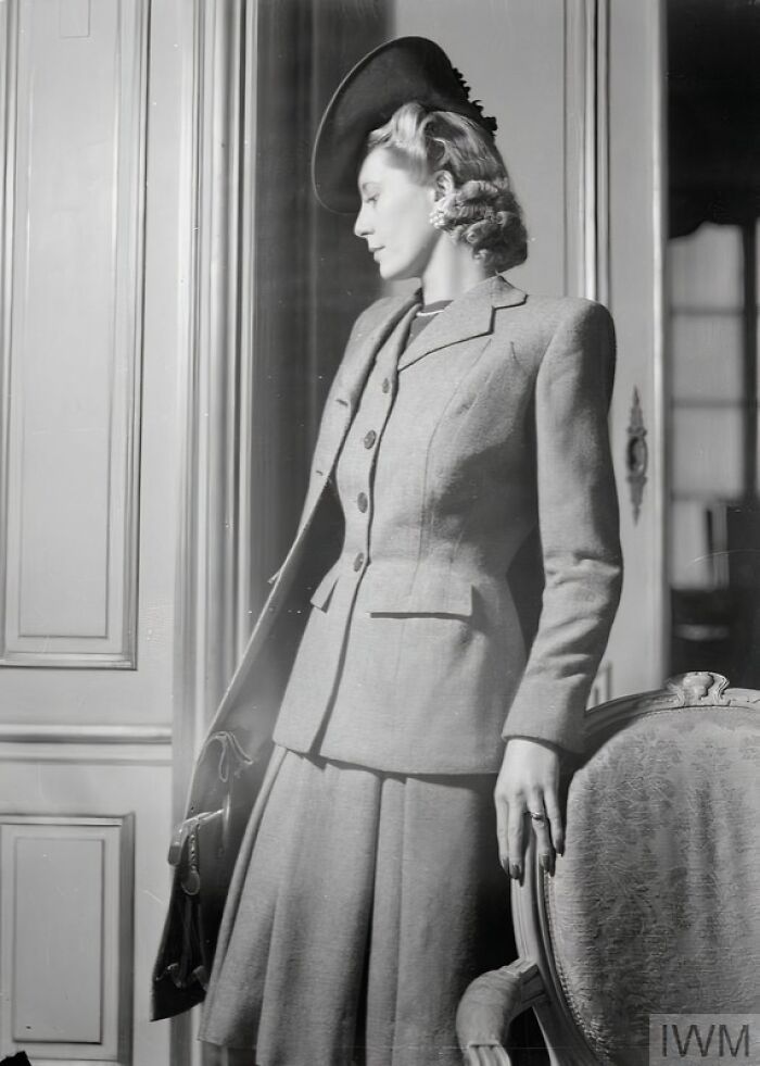How British Women Kept Their Style During WWII Restrictions (35 Pictures)