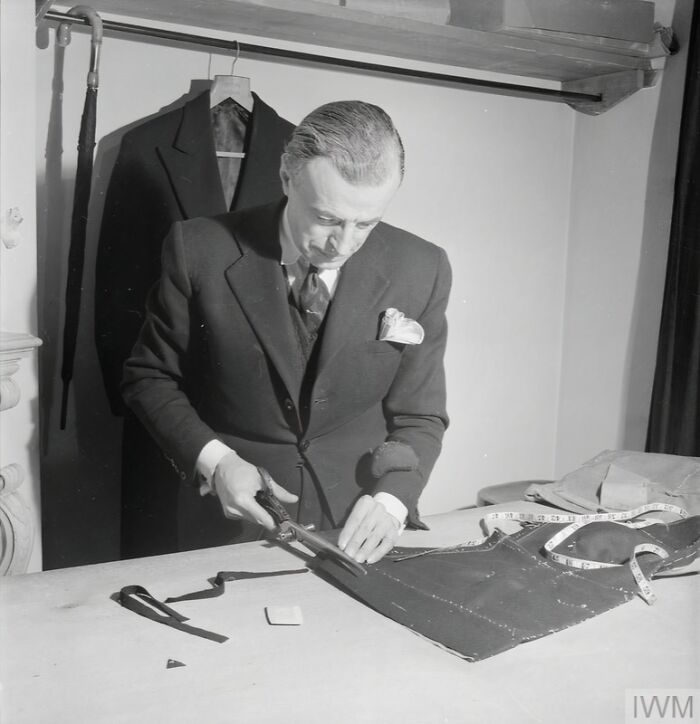 How British Women Kept Their Style During WWII Restrictions (35 Pictures)