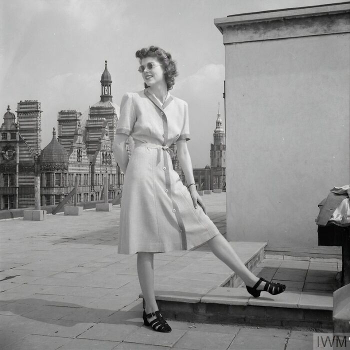 How British Women Kept Their Style During WWII Restrictions (35 Pictures)