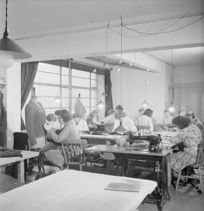 How British Women Kept Their Style During WWII Restrictions (35 Pictures)