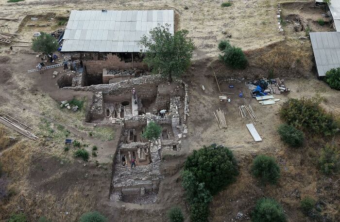Experts Astonished By Unearthing Of Lydian Palace Dating Back To The 8th Century B.C.