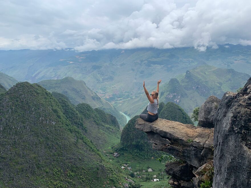 How One Reckless One-Way Flight To Australia Helped Me Escape $30K Debt And Rediscover My Life
