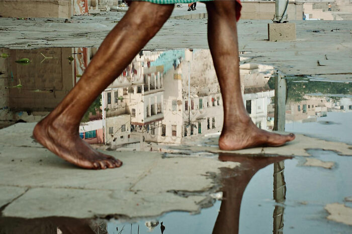 50 Street Photos Showcasing The Unexpected Beauty Of Real Life By Gil Kreslavsky