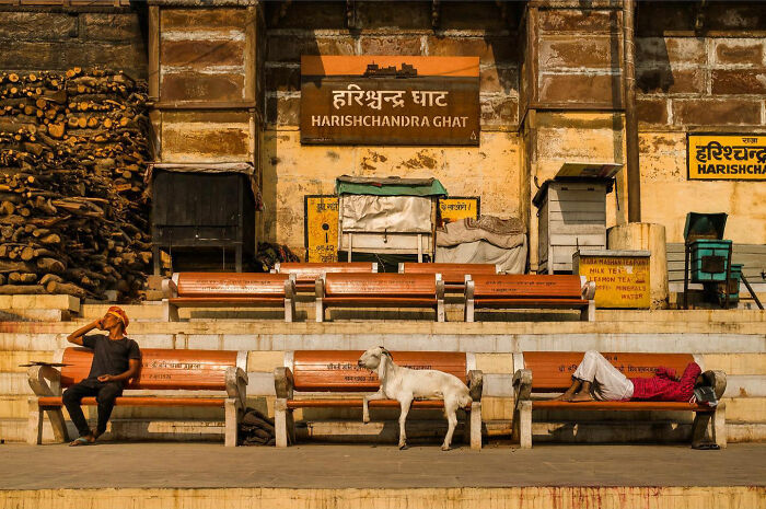 50 Street Photos Showcasing The Unexpected Beauty Of Real Life By Gil Kreslavsky