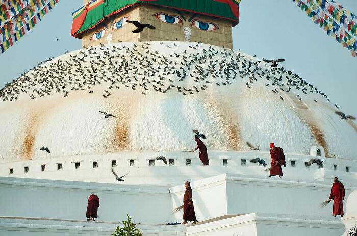 50 Street Photos Showcasing The Unexpected Beauty Of Real Life By Gil Kreslavsky
