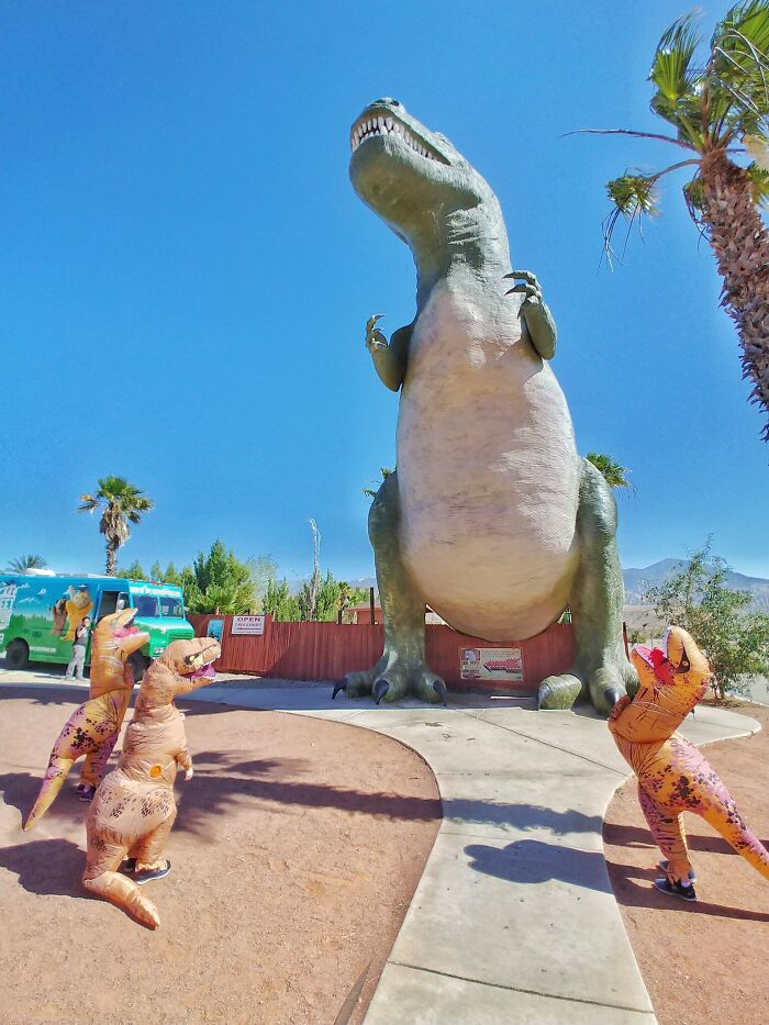78 Times People Took Vacation Pics That Belong In A Comedy Special