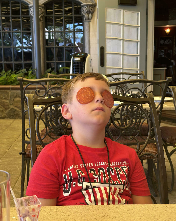 78 Times People Took Vacation Pics That Belong In A Comedy Special