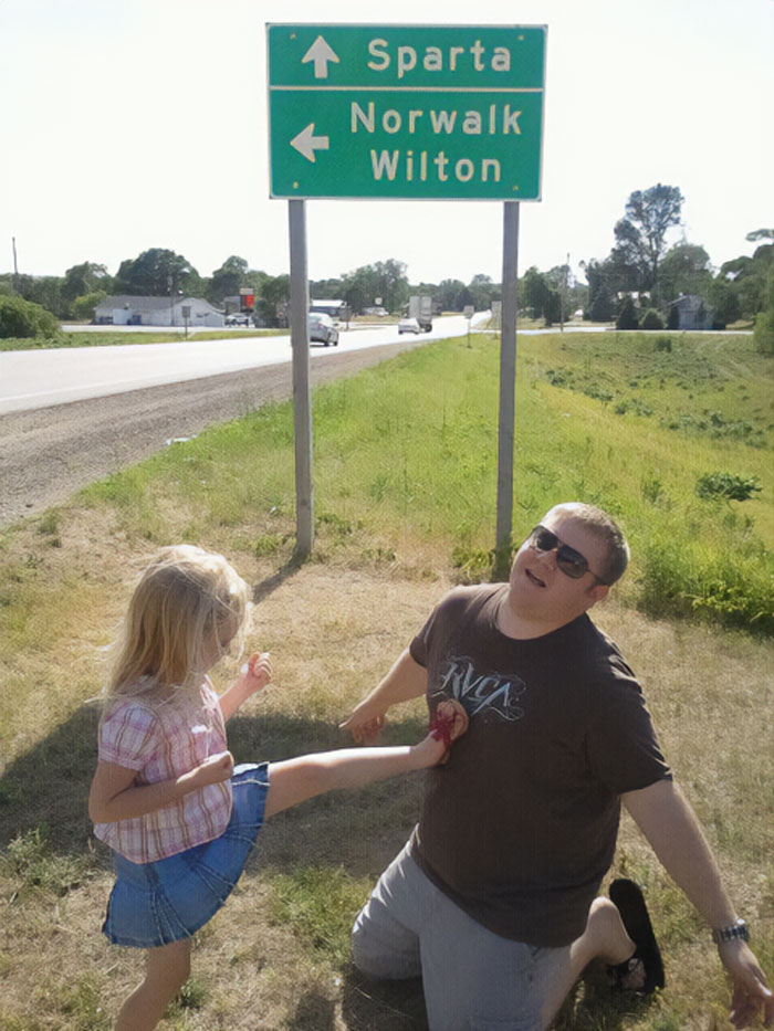78 Times People Took Vacation Pics That Belong In A Comedy Special