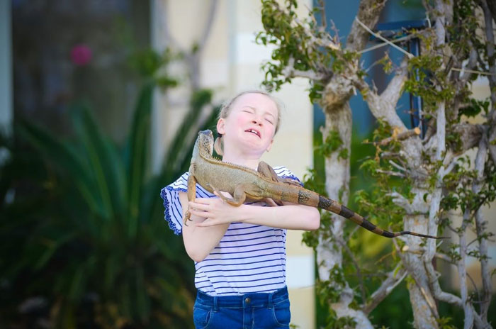 78 Times People Took Vacation Pics That Belong In A Comedy Special