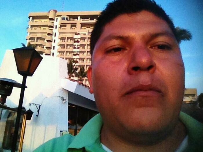 78 Times People Took Vacation Pics That Belong In A Comedy Special