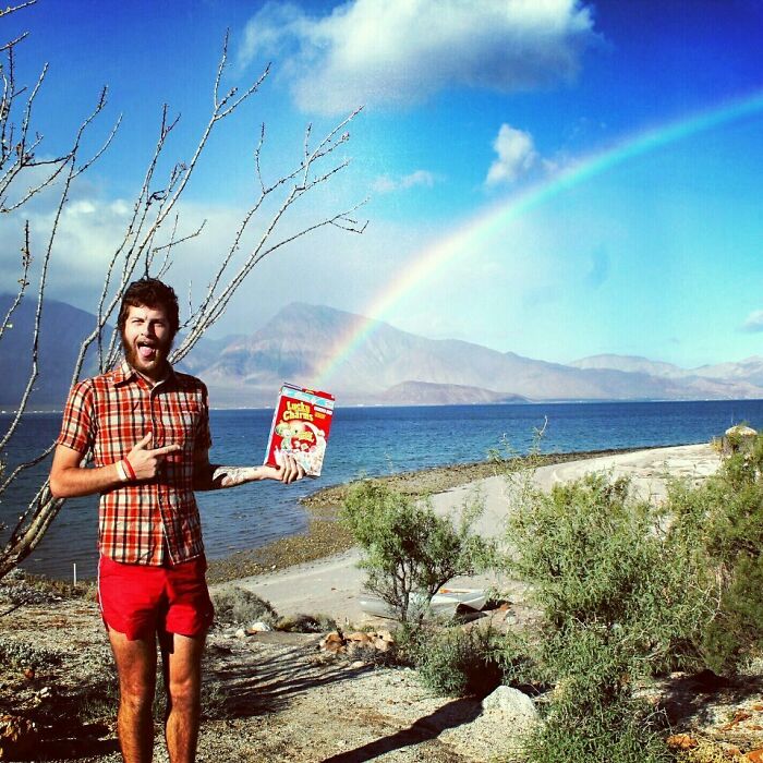 78 Times People Took Vacation Pics That Belong In A Comedy Special
