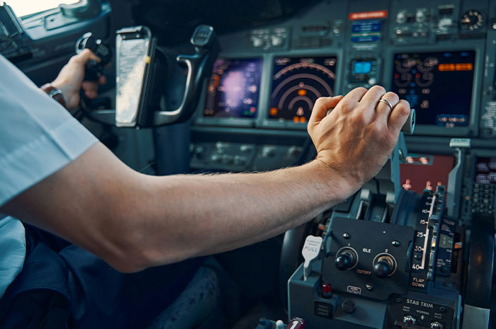 46 Pilots Share The Most Terrifying Situation They&#8217;ve Ever Been In