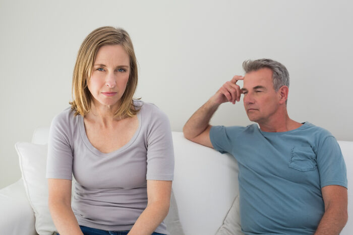 22YO Finally Reveals She Thinks Her Stepdad’s A Mean Bully, Devastates Him By Wholly Cutting Him Off