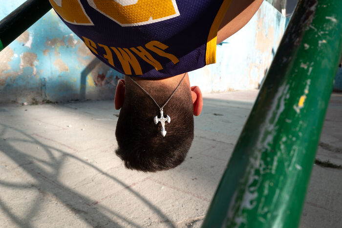 This Street Photographer Shows How ‘Nothing Newsworthy’ Can Be Truly Beautiful (31 Pics)