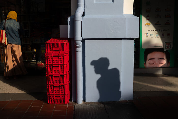 This Street Photographer Shows How ‘Nothing Newsworthy’ Can Be Truly Beautiful (31 Pics)