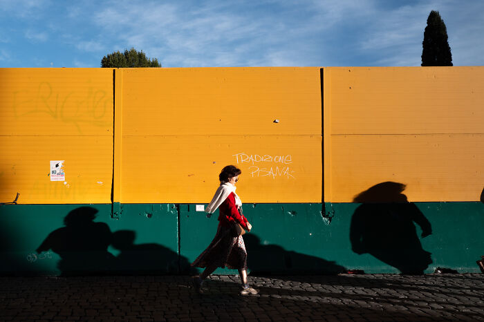 This Street Photographer Shows How ‘Nothing Newsworthy’ Can Be Truly Beautiful (31 Pics)
