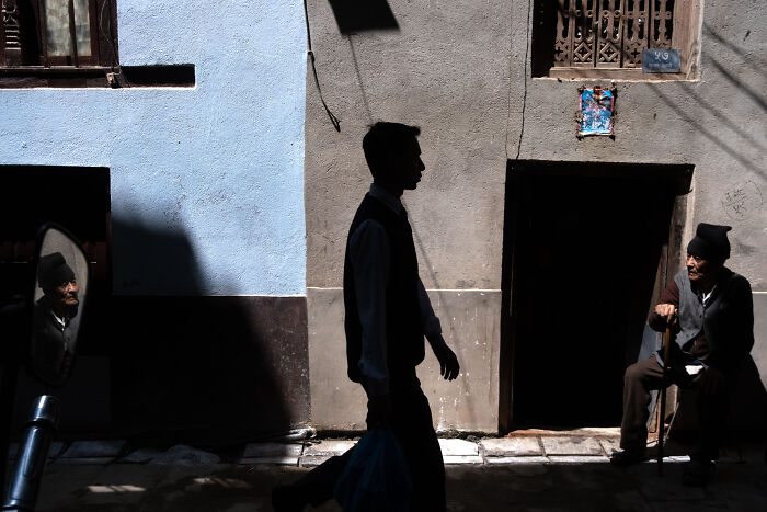This Street Photographer Shows How ‘Nothing Newsworthy’ Can Be Truly Beautiful (31 Pics)