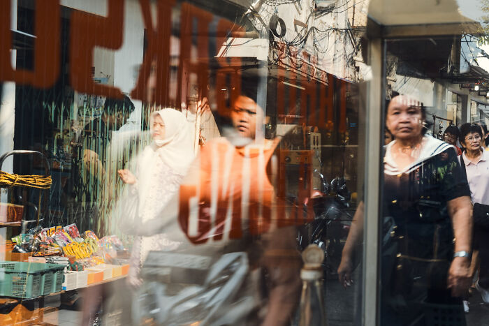 This Photographer Captures The Abstract Poetry Hidden In Reality (48 Pics)