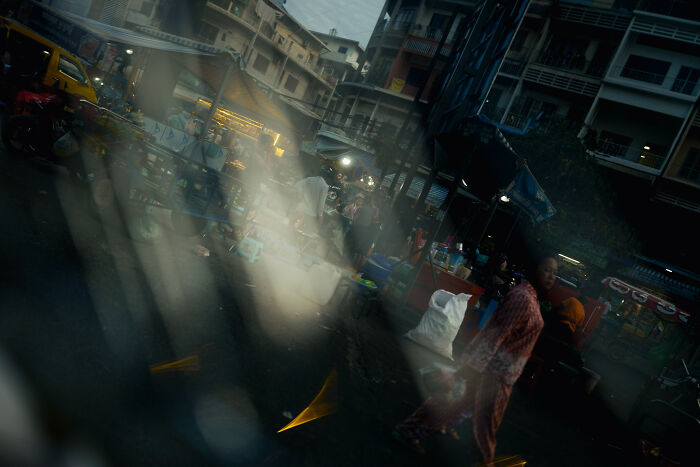 This Photographer Captures The Abstract Poetry Hidden In Reality (48 Pics)