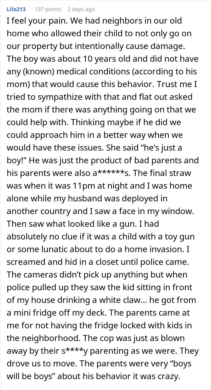 Kid Wants To Play With Neighbor’s Dogs So Much He Crawls Through The Dog Door, The Owner Is Horrified