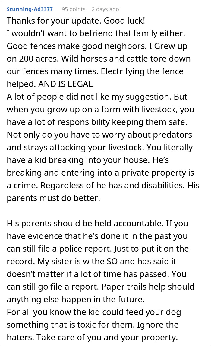 Kid Wants To Play With Neighbor’s Dogs So Much He Crawls Through The Dog Door, The Owner Is Horrified