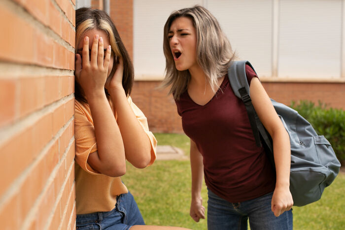 32 Tales Of How Folks Realized Much Later That Their &#8220;Happy&#8221; Memories Weren&#8217;t Really Happy