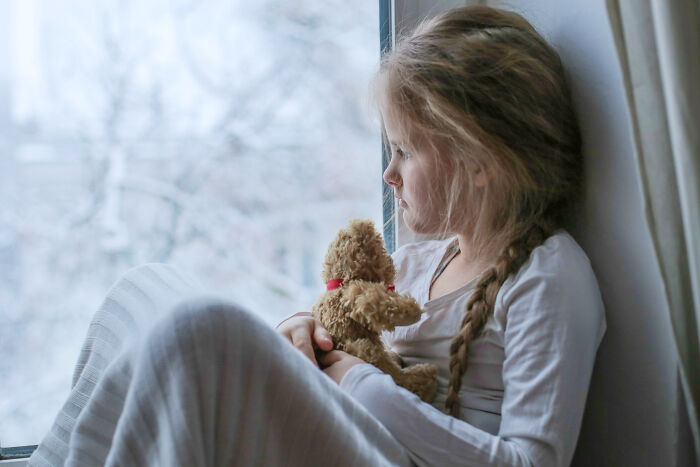32 Tales Of How Folks Realized Much Later That Their &#8220;Happy&#8221; Memories Weren&#8217;t Really Happy