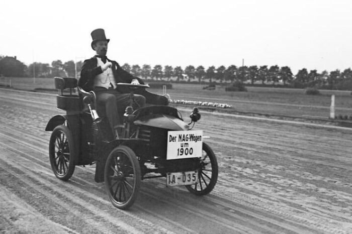 50 Photos That Show How Wild The First Cars Really Were 100 Years Ago