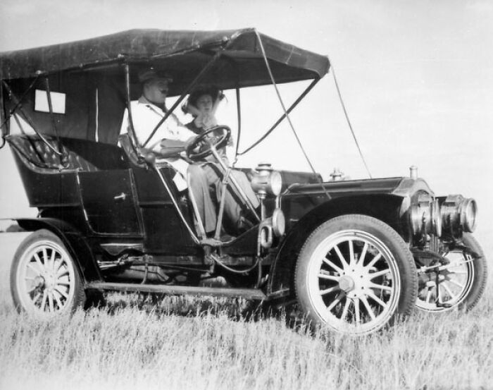 50 Photos That Show How Wild The First Cars Really Were 100 Years Ago