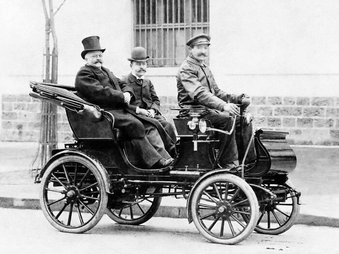 50 Photos That Show How Wild The First Cars Really Were 100 Years Ago