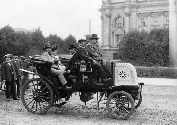 50 Photos That Show How Wild The First Cars Really Were 100 Years Ago