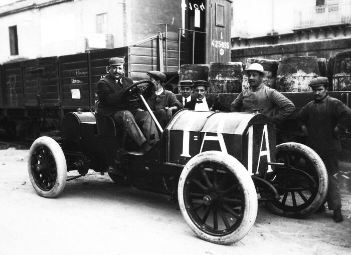 50 Photos That Show How Wild The First Cars Really Were 100 Years Ago