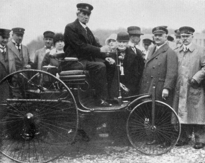 50 Photos That Show How Wild The First Cars Really Were 100 Years Ago