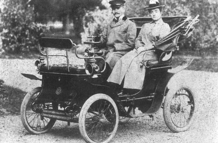 50 Photos That Show How Wild The First Cars Really Were 100 Years Ago