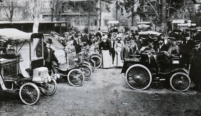 50 Photos That Show How Wild The First Cars Really Were 100 Years Ago
