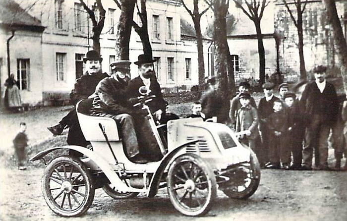 50 Photos That Show How Wild The First Cars Really Were 100 Years Ago