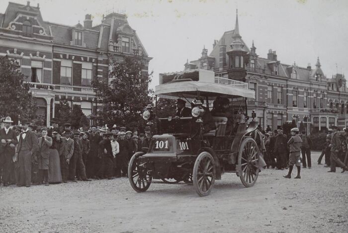 50 Photos That Show How Wild The First Cars Really Were 100 Years Ago