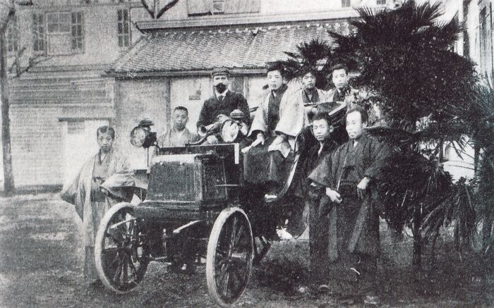 50 Photos That Show How Wild The First Cars Really Were 100 Years Ago