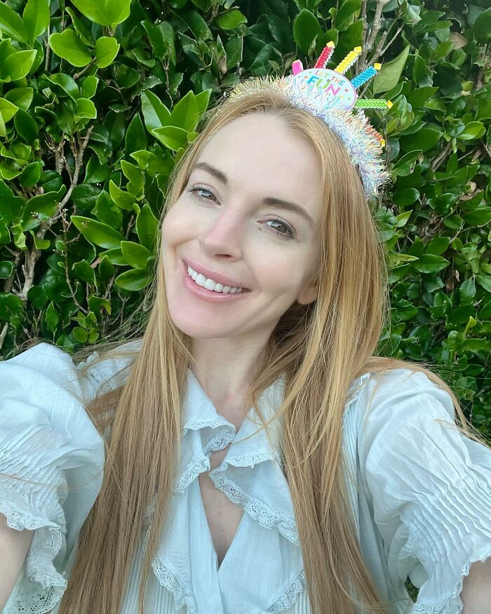 After Responding To Plastic Surgery Rumors, Lindsay Lohan Stuns Fans With New Makeup-Free Selfies