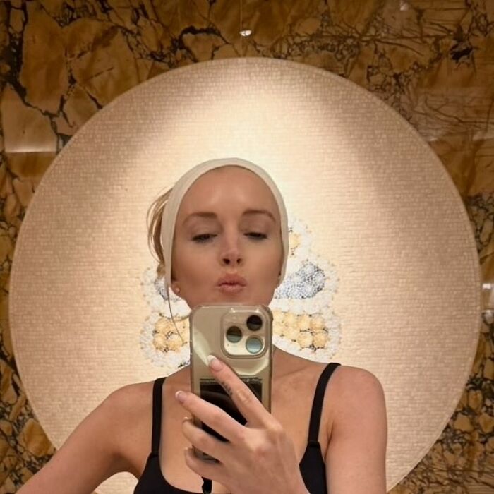 After Responding To Plastic Surgery Rumors, Lindsay Lohan Stuns Fans With New Makeup-Free Selfies