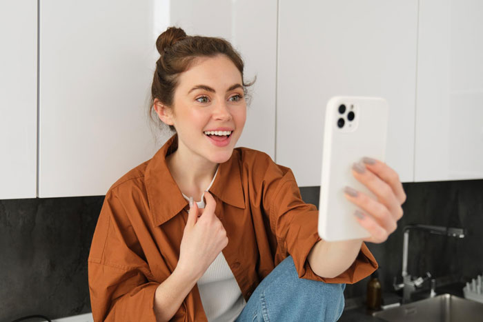 Self-Proclaimed Influencer Tries Filming SIL At B-Day Dinner, Flips Out When She Blocks Her Camera