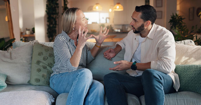 GF Lays Down Ultimatum After Caring Dad Lets Pregnant Daughter Move Back Home