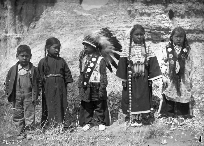30 Haunting Photos From Native American Boarding Schools In The 1910s