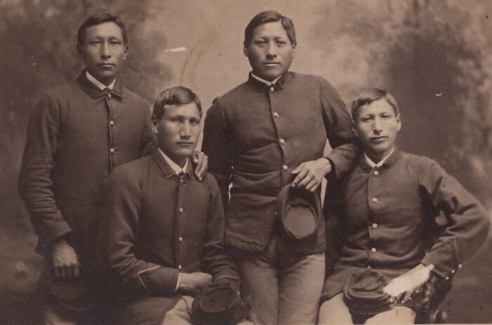 30 Haunting Photos From Native American Boarding Schools In The 1910s