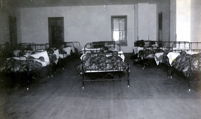 30 Haunting Photos From Native American Boarding Schools In The 1910s